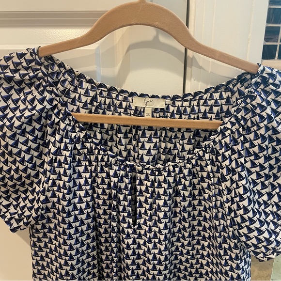Like new Joie silk sailboat blouse. size XS - Picture 2 of 9